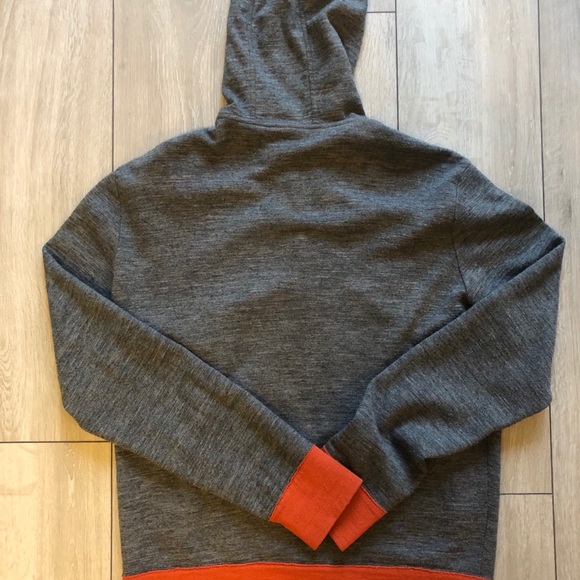 Hugo Boss zip up hoodie. - Picture 4 of 7